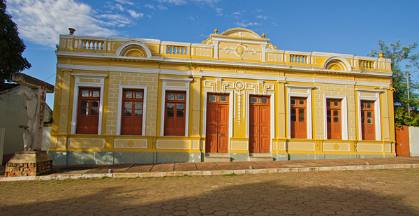 Although still very pretty on the outside, the Museu de Artes Pantaneiras on Rua Cândido Mariano, is currently closed for restoration.