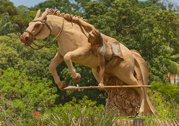 Parque dos Nações Indígenas contains this statue celebrating the Guaicurú indians who traditionally inhabited the region.